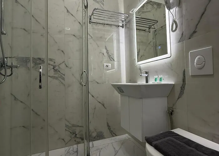 Lbc فندق ساراندا