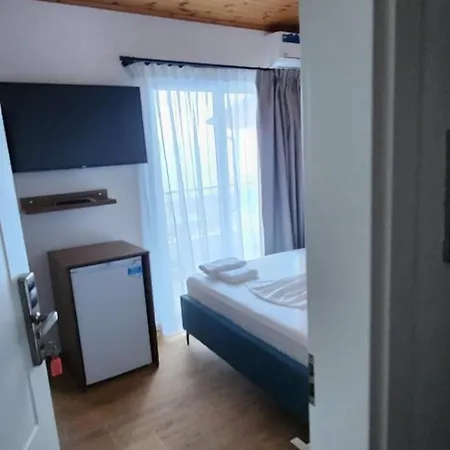 Lbc Hotel Sarande