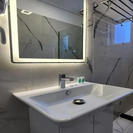 Hotel Lbc Sarandë