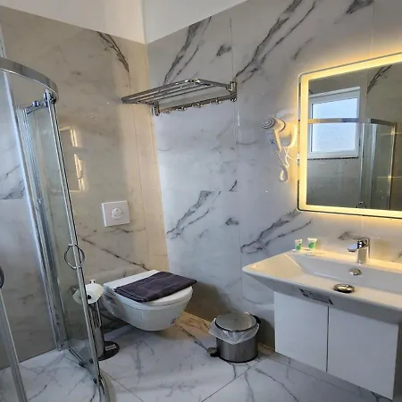 Lbc Hotel Sarandë